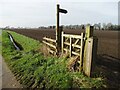 Footpath sign by Norfolk Bank Lane in HU15 2DP