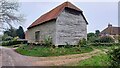 Granary on staddle stones at Upper Street in SP6 2BU