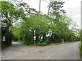 Minor road junction, Milford-on-Sea in SO41 0RW