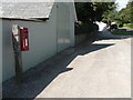 Winterborne Stickland: postbox № DT11 118, Hedge End in DT11 0EB